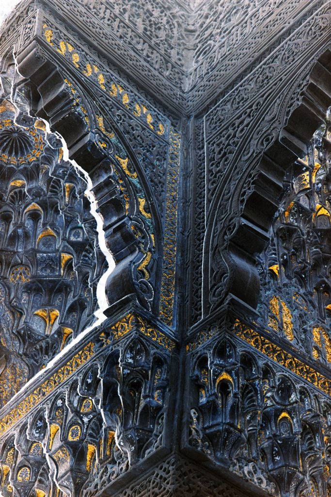 AM-11-image, cover pho,Untitled 35, 2006 Archival pigment print on 100% cotton acid free watercolor paper Image size 76.2 x 50.8 cm Paper size 100 x 70 cm