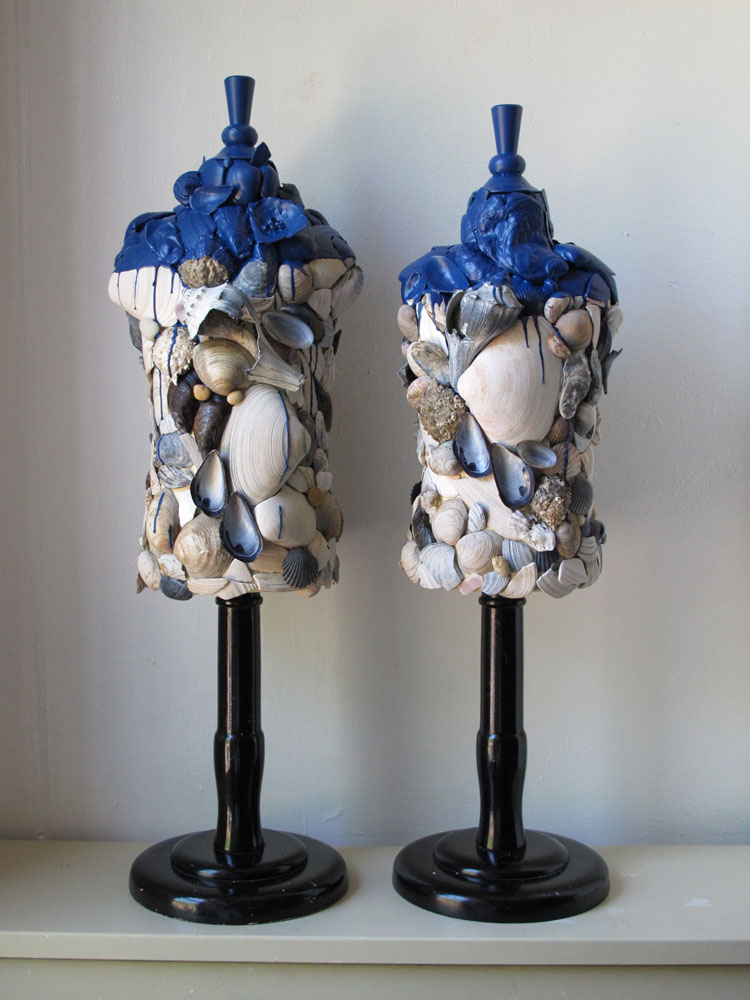 HHZ-059-image, cover pho,From the Sea (Couple), 2017 Sea shells, wall paint on mannequins 86 cm high