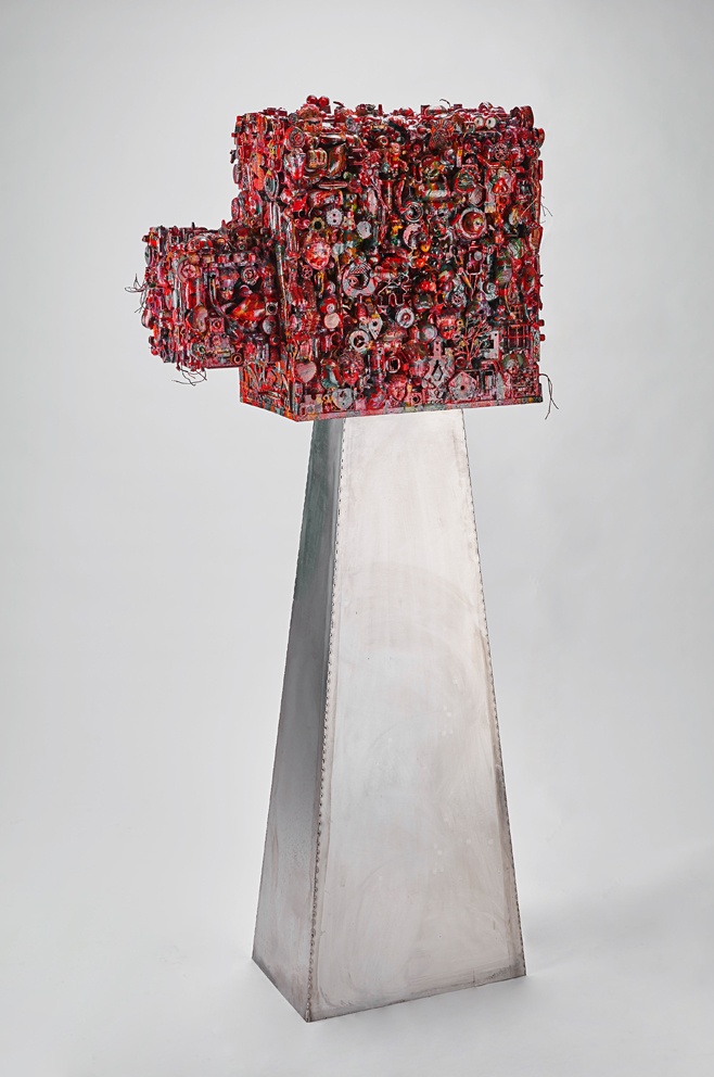 MZ-268-image, cover pho, Untitled, 2015 Found objects 65 x 50 x 27 cm